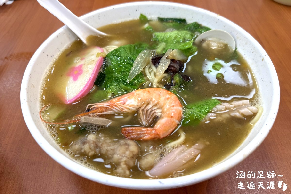 [花蓮美食推薦] 花蓮新城 – 佳興冰果室 ~ 必喝檸檬汁，必吃平價美味什錦湯麵、快炒黃金蜆