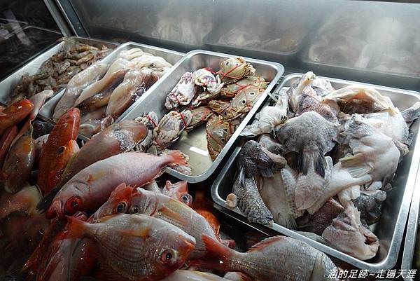 [海鮮] 宜蘭壯圍 - 海世界複合式碳烤 ~ 超澎拜新鮮海鮮