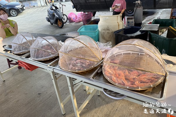 2025新北萬里蟹 – 野柳假日活蟹市集 ~ 剛下船的活跳跳新鮮萬里蟹就在這裡! 現蒸現吃,享受鮮甜蟹肉的美好滋味 - 第31張圖