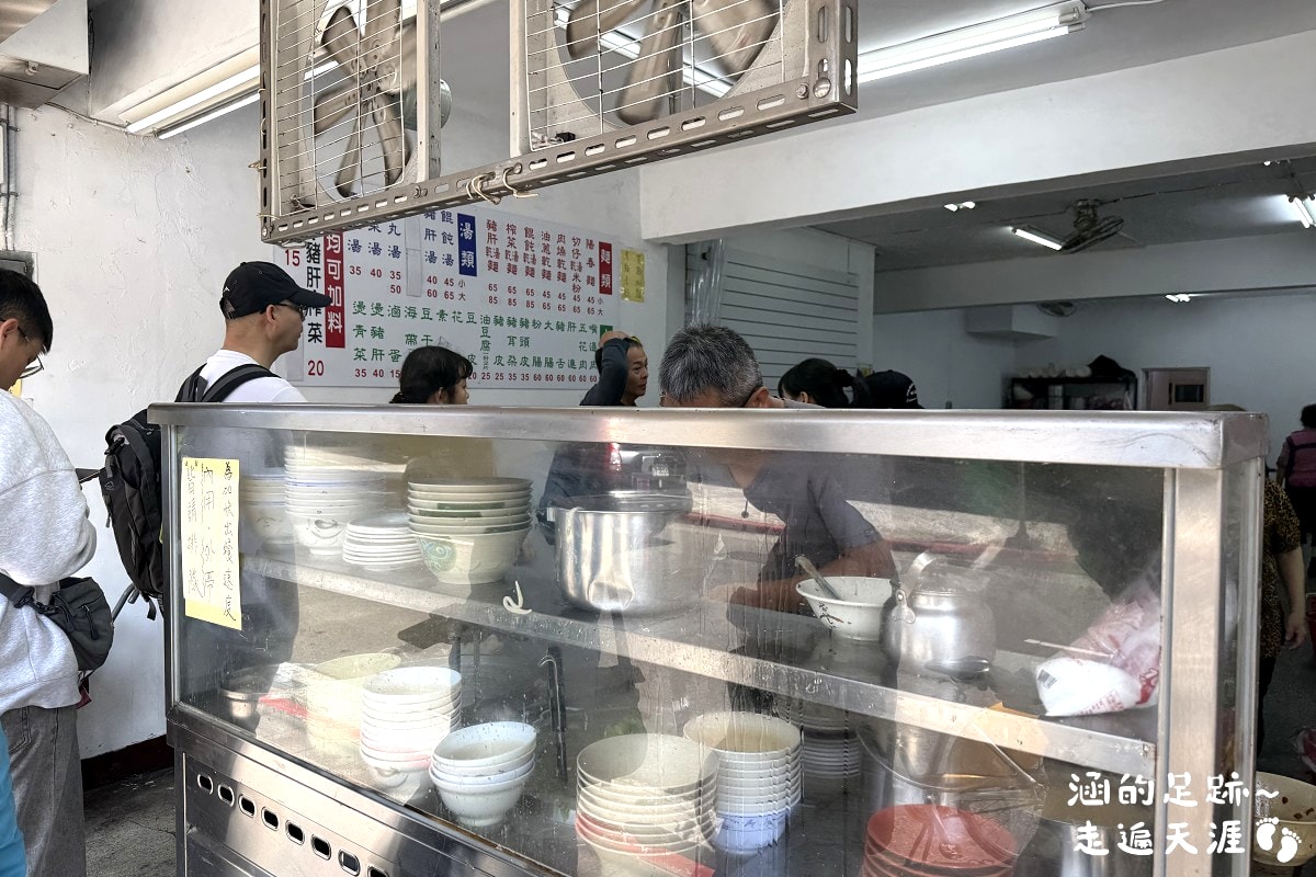 [石牌美食] 石牌老麵店 ~ 石牌人氣麵店，超美味油蔥乾麵、餛飩湯、豬肝湯，原石牌捷運站外無名麵攤