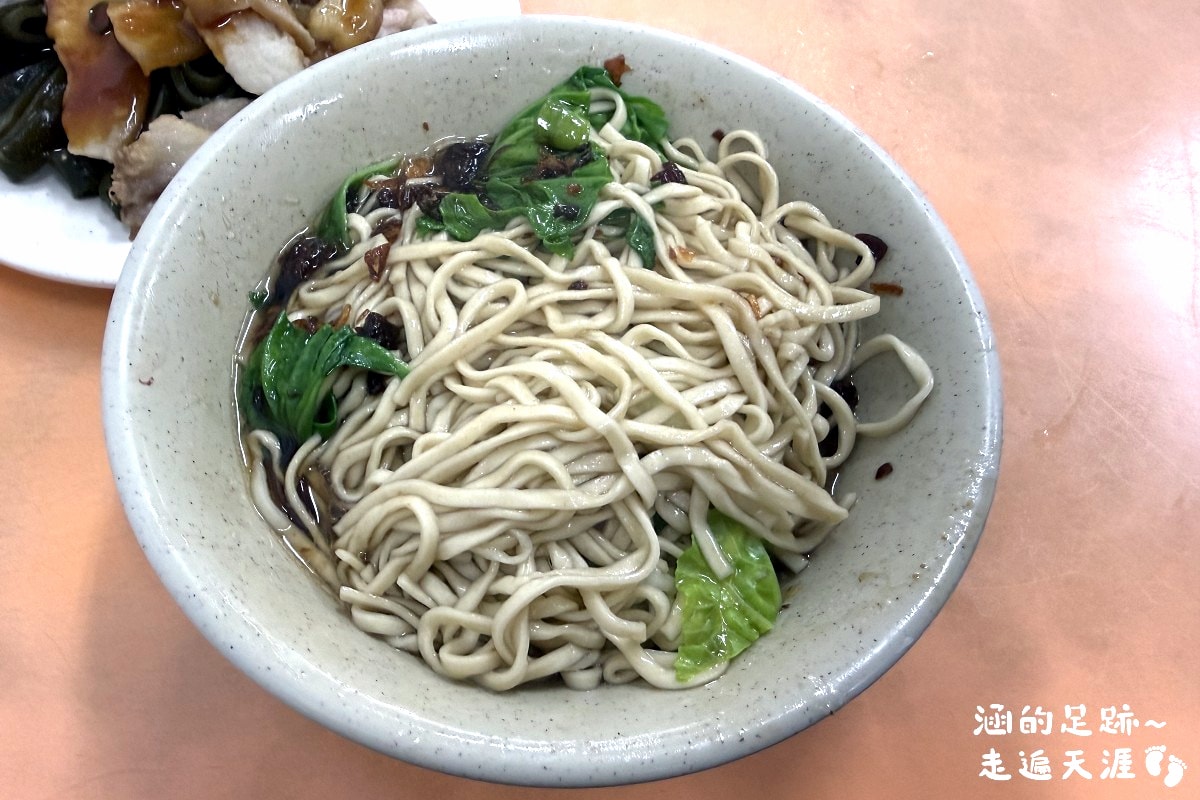 [石牌美食] 石牌老麵店 ~ 石牌人氣麵店，超美味油蔥乾麵、餛飩湯、豬肝湯，原石牌捷運站外無名麵攤