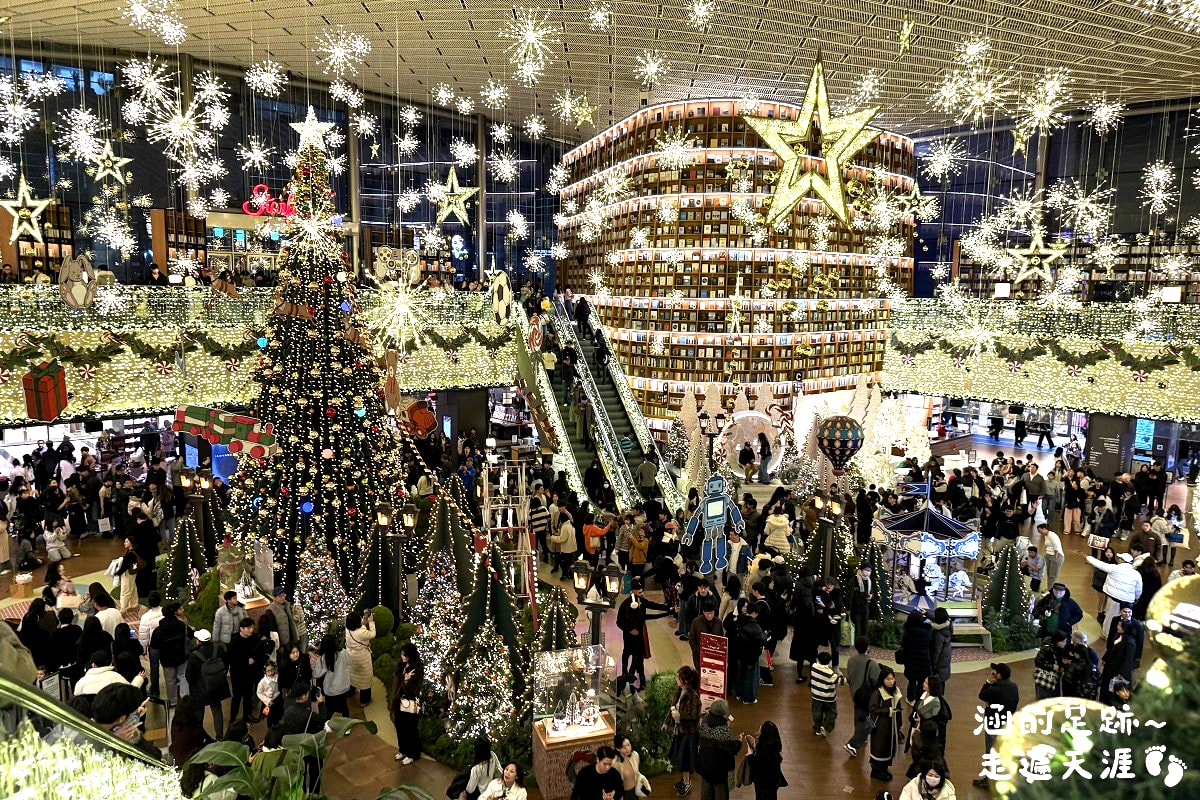 [韓國首爾] 星空圖書館 Starfield Coex Mall ~ 首爾超夢幻拍照打卡景點，超震撼書牆，首爾免費景點推薦! 2025超夢幻聖誕裝飾