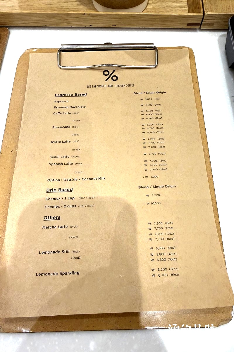 [韓國首爾] 星空圖書館 Starfield Coex Mall ~ 首爾超夢幻拍照打卡景點，超震撼書牆，首爾免費景點推薦! 2025超夢幻聖誕裝飾