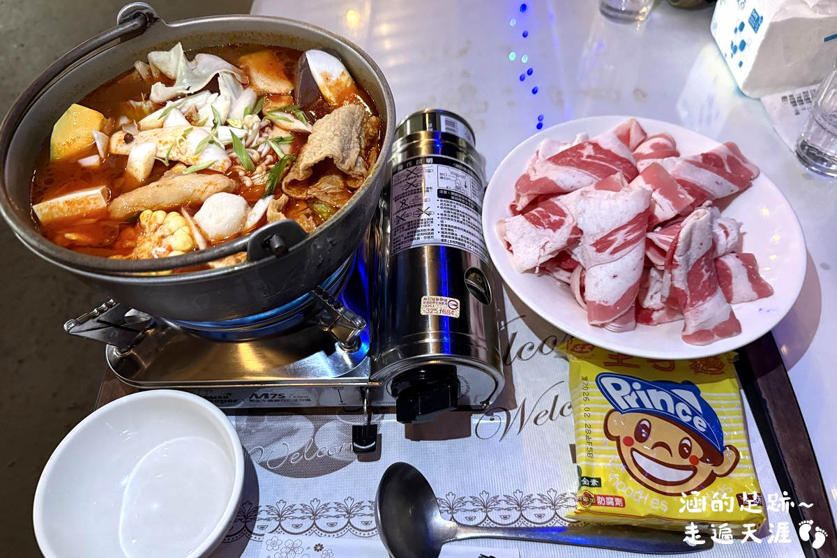 [基隆景觀餐廳] 後山海景咖啡 ~ 基隆虎仔山景觀餐廳，俯瞰基隆港美景，餐點飲料選擇多，價格不貴