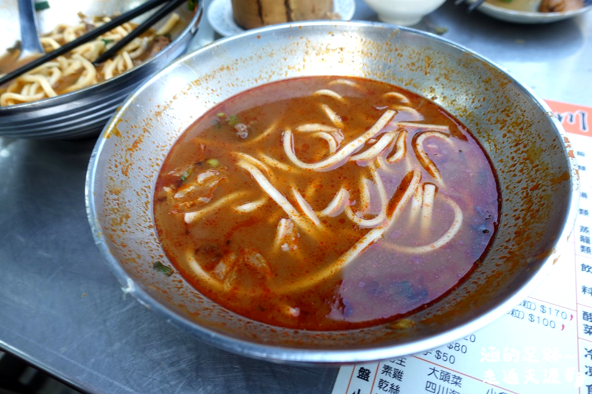 [桃園中壢牛肉麵] 永川牛肉麵 ~ 24小時營業免費加湯加麵，味道濃郁重口味牛肉麵，中壢67年老店