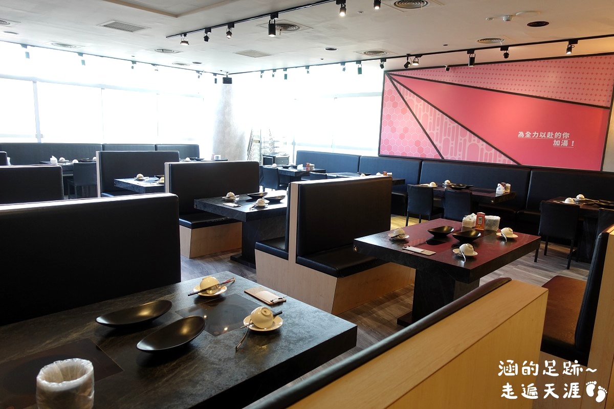 [士林火鍋] 肉多多火鍋 (天母新光三越店) ~ 平假日不限時，期間限定$299輕量級套餐，$268打卡升級術，蔬食自助吧吃到飽，CP值爆高!