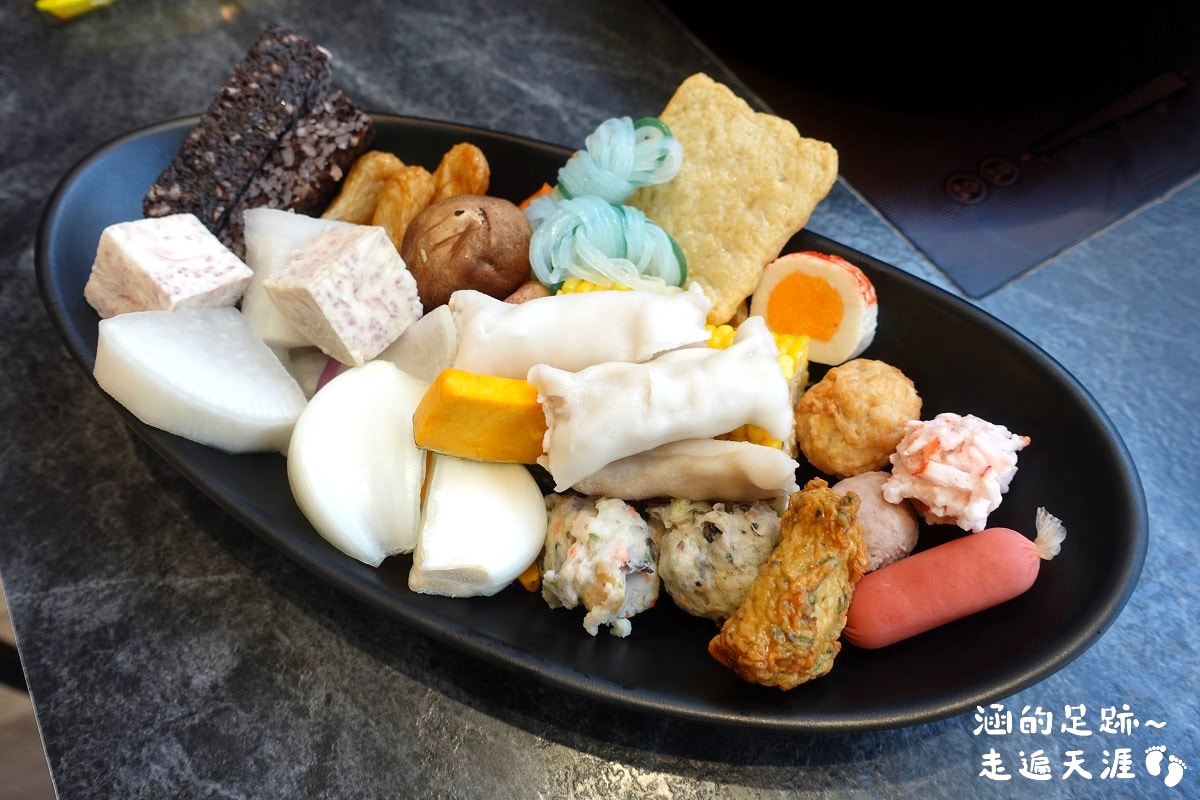 [士林火鍋] 肉多多火鍋 (天母新光三越店) ~ 平假日不限時，期間限定$299輕量級套餐，$268打卡升級術，蔬食自助吧吃到飽，CP值爆高!