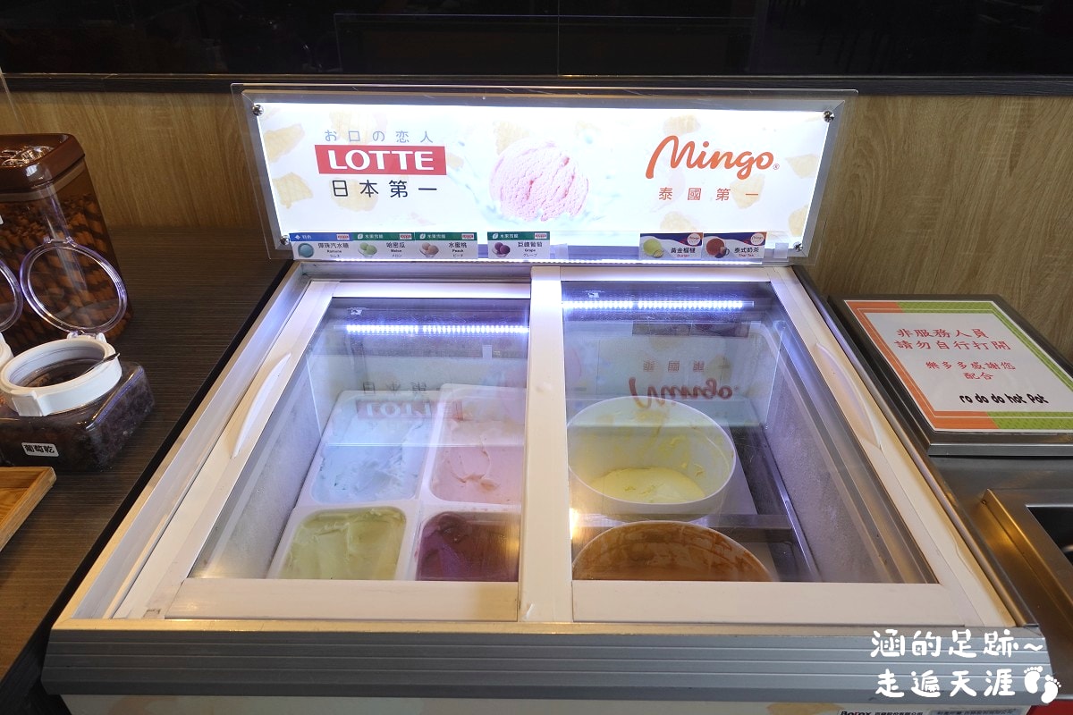 [士林火鍋] 肉多多火鍋 (天母新光三越店) ~ 平假日不限時，期間限定$299輕量級套餐，$268打卡升級術，蔬食自助吧吃到飽，CP值爆高!