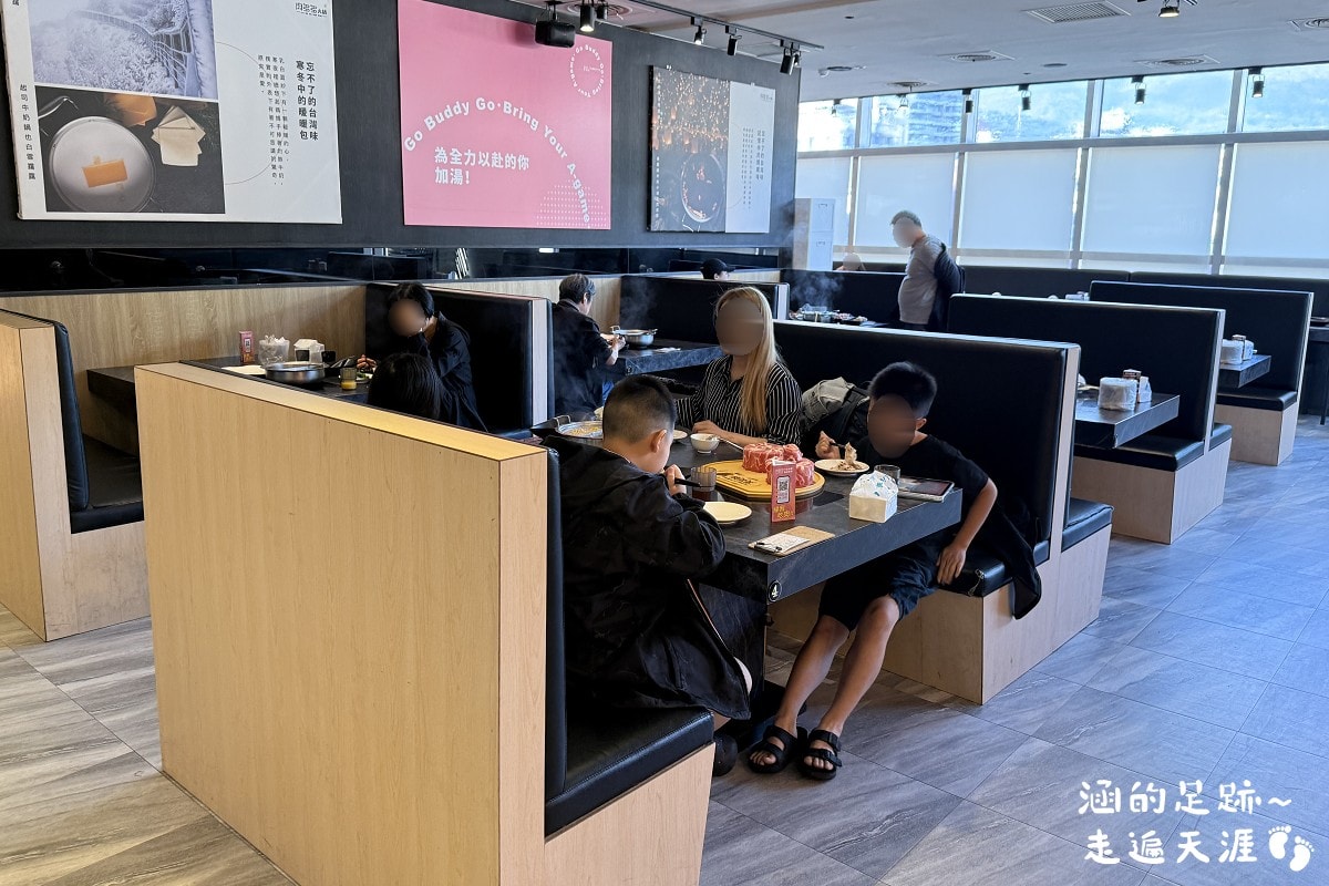 [士林火鍋] 肉多多火鍋 (天母新光三越店) ~ 平假日不限時，期間限定$299輕量級套餐，$268打卡升級術，蔬食自助吧吃到飽，CP值爆高!