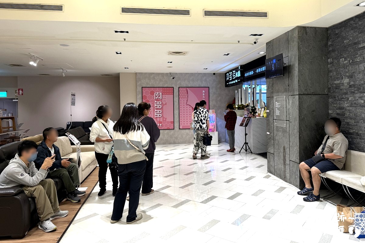 [士林火鍋] 肉多多火鍋 (天母新光三越店) ~ 平假日不限時，期間限定$299輕量級套餐，$268打卡升級術，蔬食自助吧吃到飽，CP值爆高!