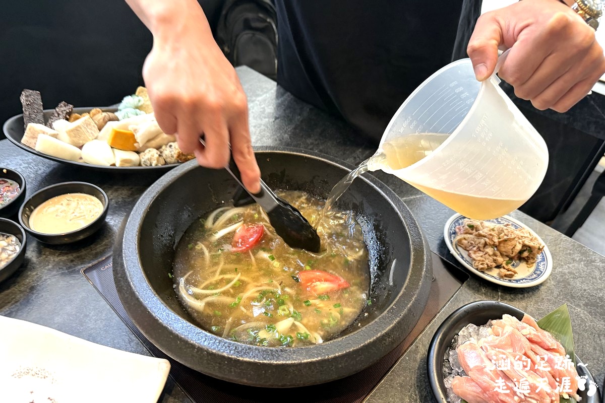 [士林火鍋] 肉多多火鍋 (天母新光三越店) ~ 平假日不限時，期間限定$299輕量級套餐，$268打卡升級術，蔬食自助吧吃到飽，CP值爆高!