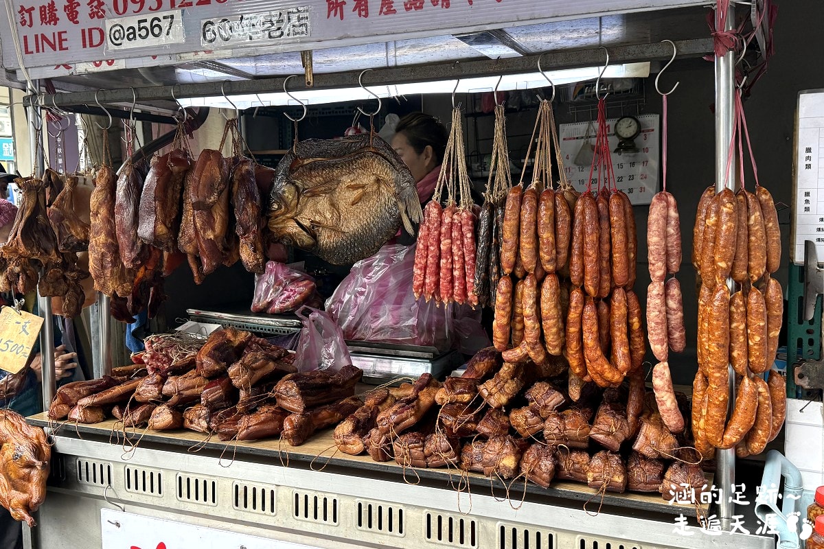 [台北石牌] 桂來標湖南臘肉 ~ 超美味湖南臘肉、港式臘腸肝腸、香腸，石牌超人氣排隊臘肉攤，每年春節必買