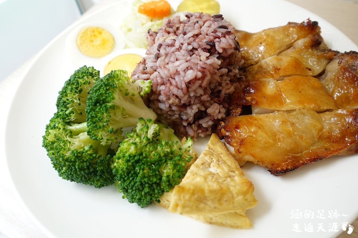 [天母健康餐盒] Da Fit 享健康 ~ 健康與美味兼得的營養健康餐，好吃的泰式打拋雞、雞腿排