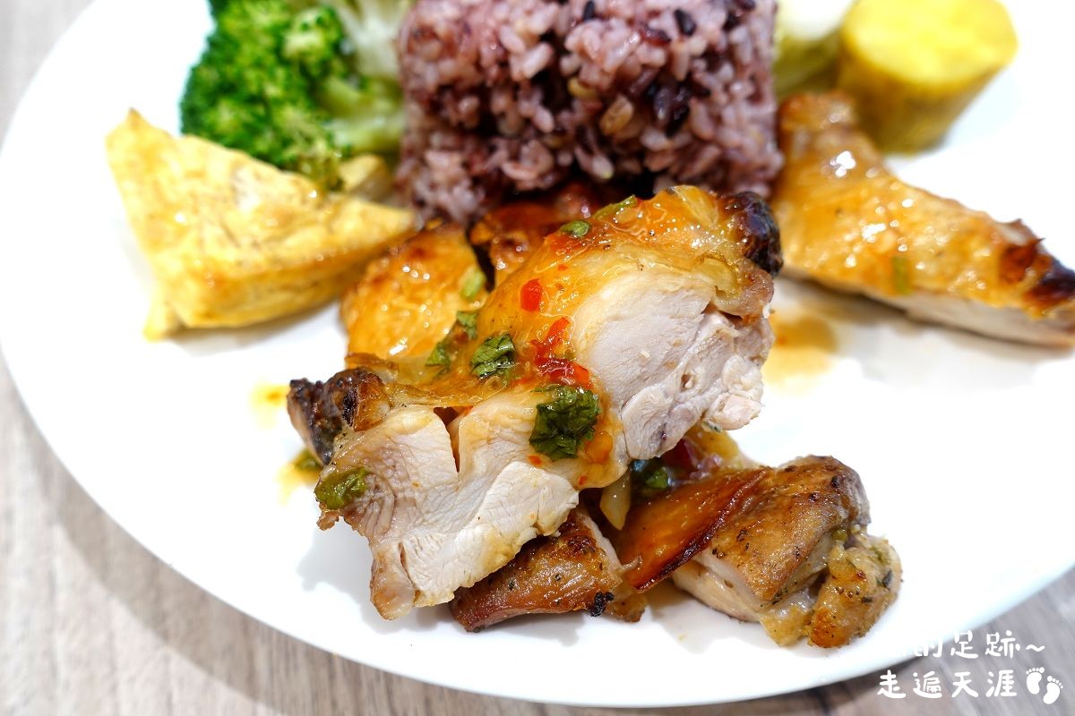 [天母健康餐盒] Da Fit 享健康 ~ 健康與美味兼得的營養健康餐，好吃的泰式打拋雞、雞腿排