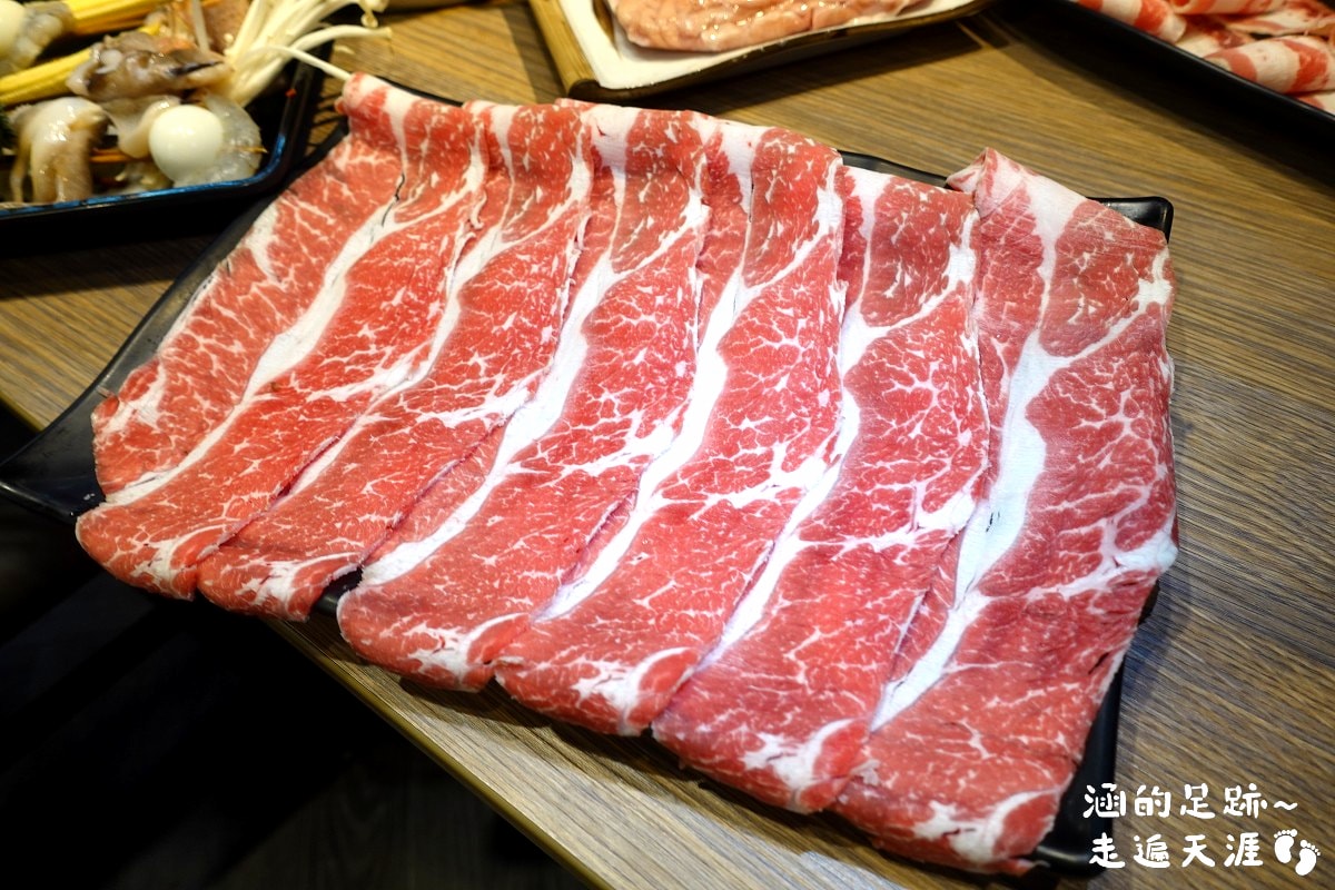 [西門町美食] 有點辣正宗麻辣串串鍋 ~ 道地四川麻辣鍋，串串種類多一串只要$10元，西門町麻辣鍋推薦