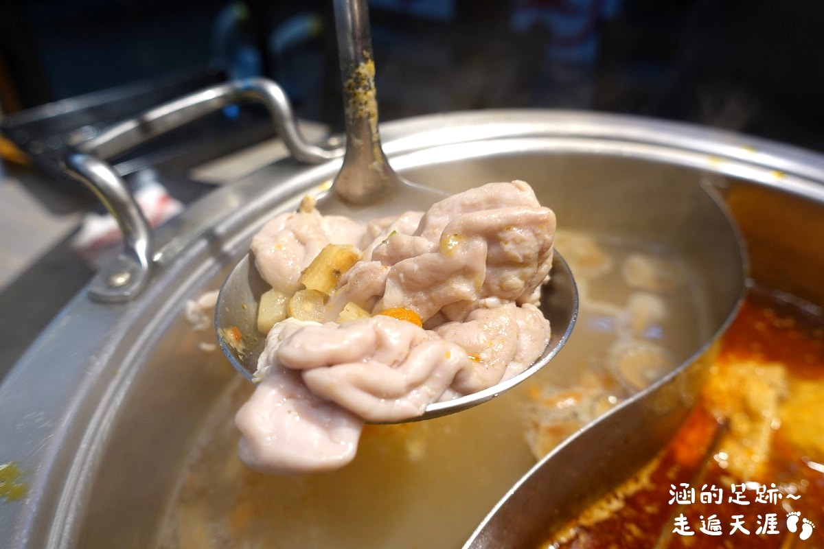 [西門町美食] 有點辣正宗麻辣串串鍋 ~ 道地四川麻辣鍋，串串種類多一串只要$10元，西門町麻辣鍋推薦