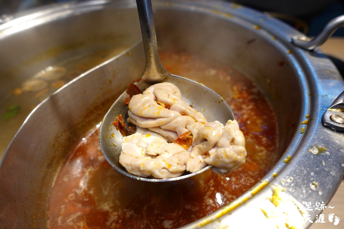 [西門町美食] 有點辣正宗麻辣串串鍋 ~ 道地四川麻辣鍋，串串種類多一串只要$10元，西門町麻辣鍋推薦