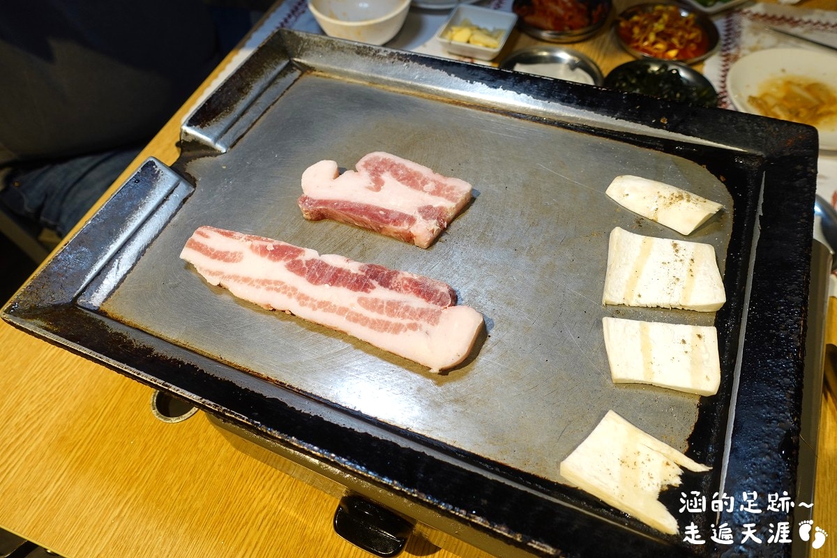 [韓式料理吃到飽] OKAY 韓式烤肉 ～ 銅盤烤肉、韓式豬五花烤肉、春川炒辣雞、韓式部隊鍋、多種韓式料理通通吃到飽，一人只要$499，CP值超高！