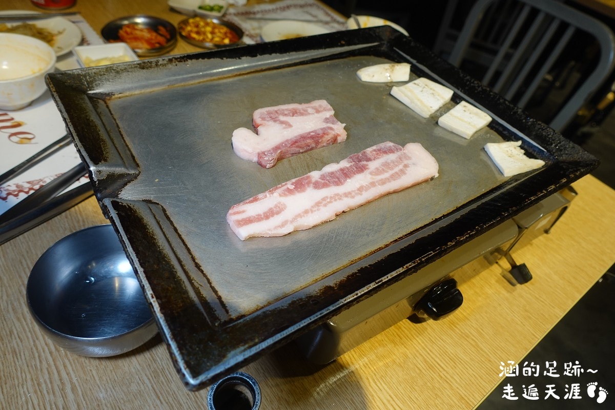 [韓式料理吃到飽] OKAY 韓式烤肉 ～ 銅盤烤肉、韓式豬五花烤肉、春川炒辣雞、韓式部隊鍋、多種韓式料理通通吃到飽，一人只要$499，CP值超高！