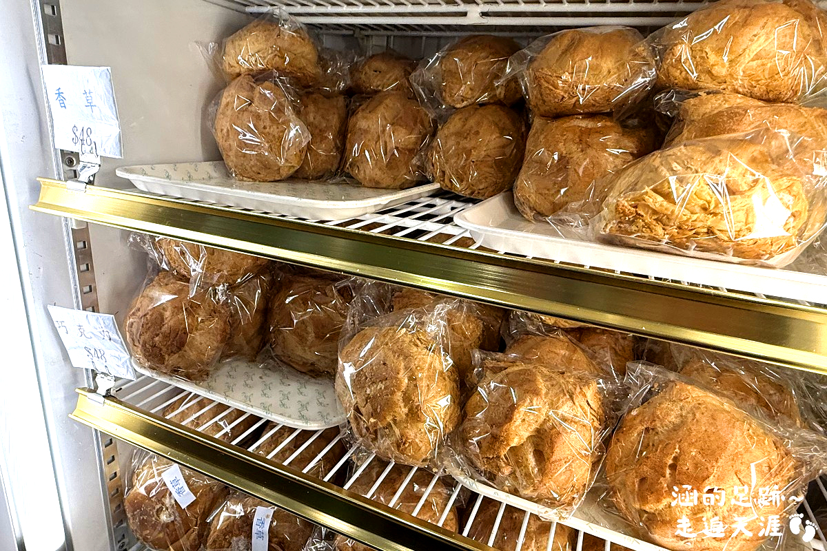 [萬里美食] 米琪淋乳凍蛋糕 萬里大泡芙 ~ 便宜好吃的巨無霸泡芙，外皮超酥脆，一顆只要$48元