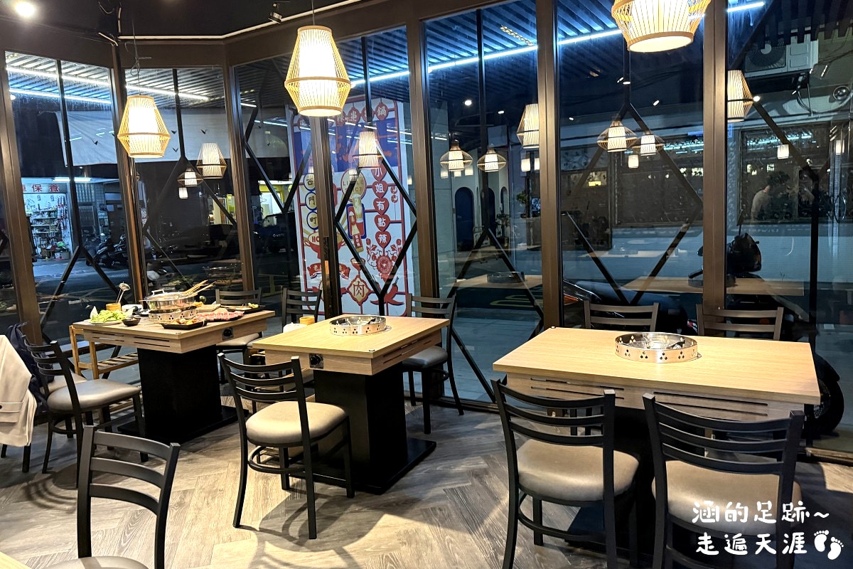 [西門町美食] 有點辣正宗麻辣串串鍋 ~ 道地四川麻辣鍋，串串種類多一串只要$10元，西門町麻辣鍋推薦