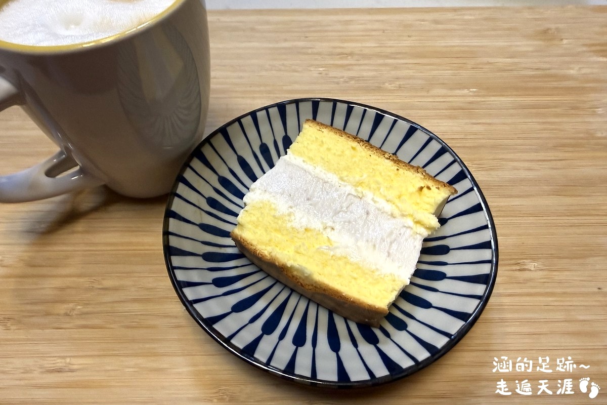 [萬里美食] 米琪淋乳凍蛋糕 萬里大泡芙 ~ 便宜好吃的巨無霸泡芙，外皮超酥脆，一顆只要$48元，乳凍蛋糕好吃不甜膩