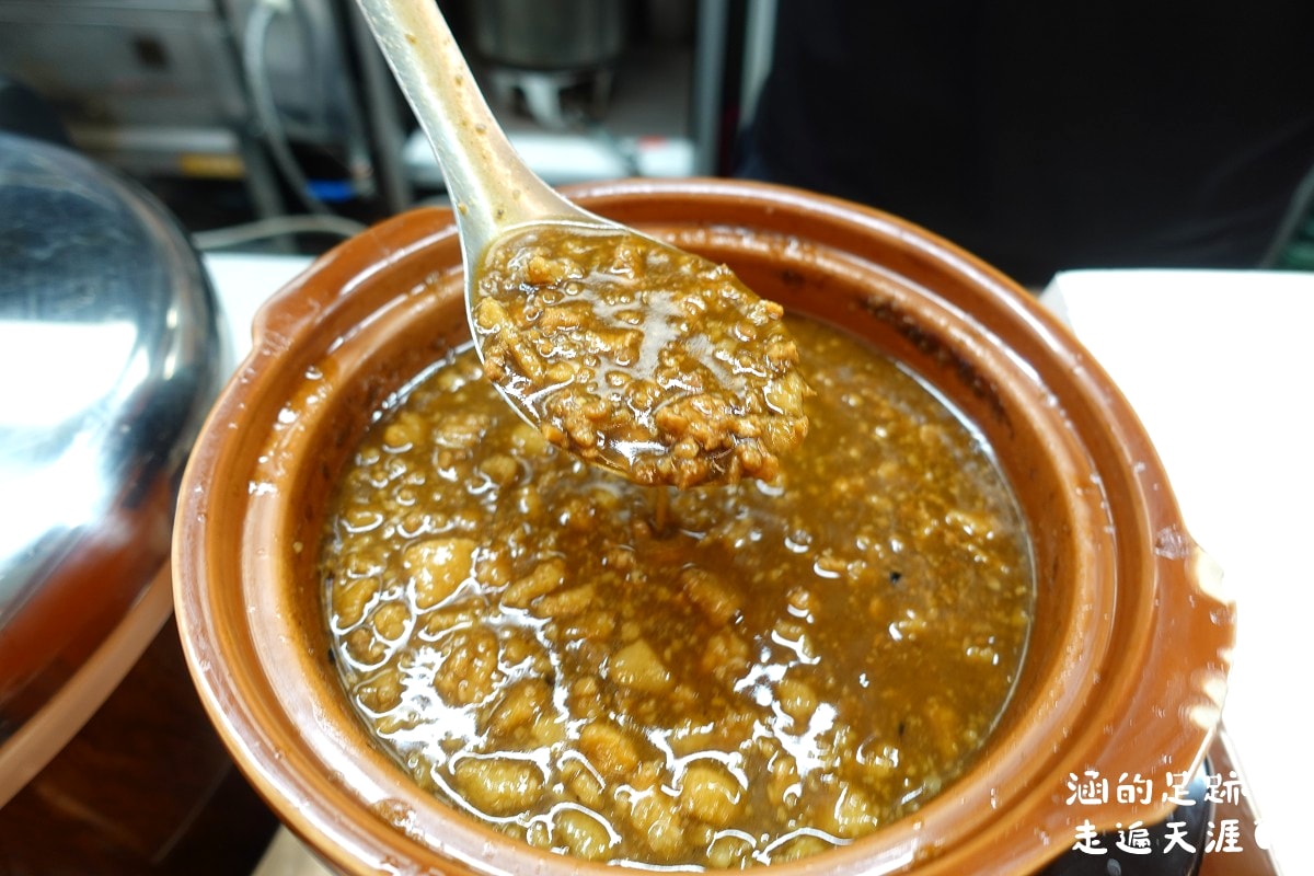 [中山區小吃] 魯肉財 ~ 傳承三代魯肉飯，好吃的雞魯飯、紅燒肉，便當菜色豐富，用餐環境很舒適