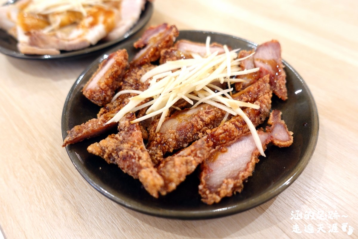 [中山區小吃] 魯肉財 ~ 傳承三代魯肉飯，好吃的雞魯飯、紅燒肉，便當菜色豐富，用餐環境很舒適