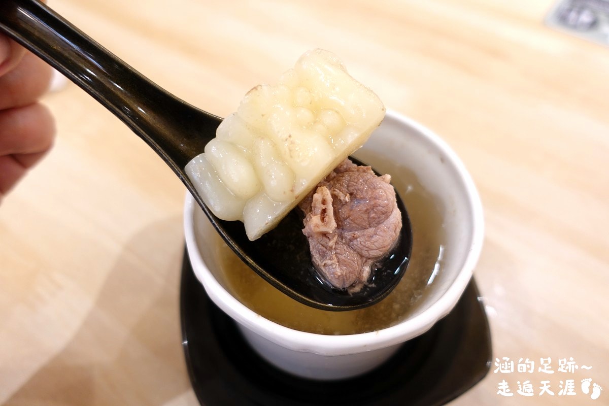 [中山區小吃] 魯肉財 ~ 傳承三代魯肉飯，好吃的雞魯飯、紅燒肉，便當菜色豐富，用餐環境很舒適