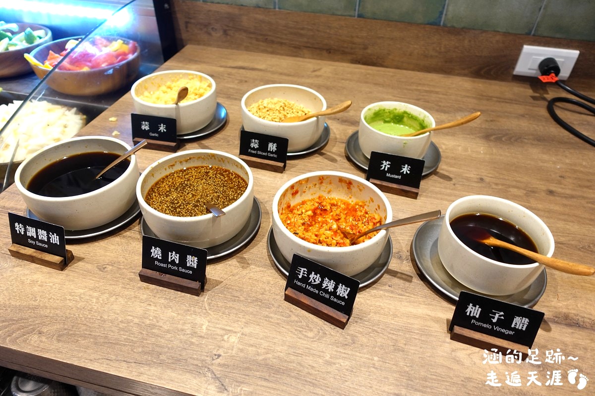 [宜蘭燒肉吃到飽] 春日里炭火燒肉·放題 ~ 食材超豐富，牛肉、海鮮品質極佳! 無骨牛小排、澳洲和牛、蒜香生蠔、鮑魚、干貝、胭脂蝦、天使紅蝦、雞佛，CP值超高!