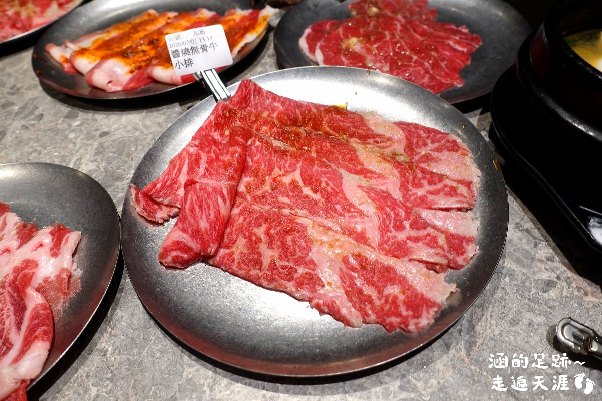 [宜蘭燒肉吃到飽] 春日里炭火燒肉·放題 ~ 食材超豐富，牛肉、海鮮品質極佳! 無骨牛小排、澳洲和牛、蒜香生蠔、鮑魚、干貝、胭脂蝦、天使紅蝦、雞佛，CP值超高!