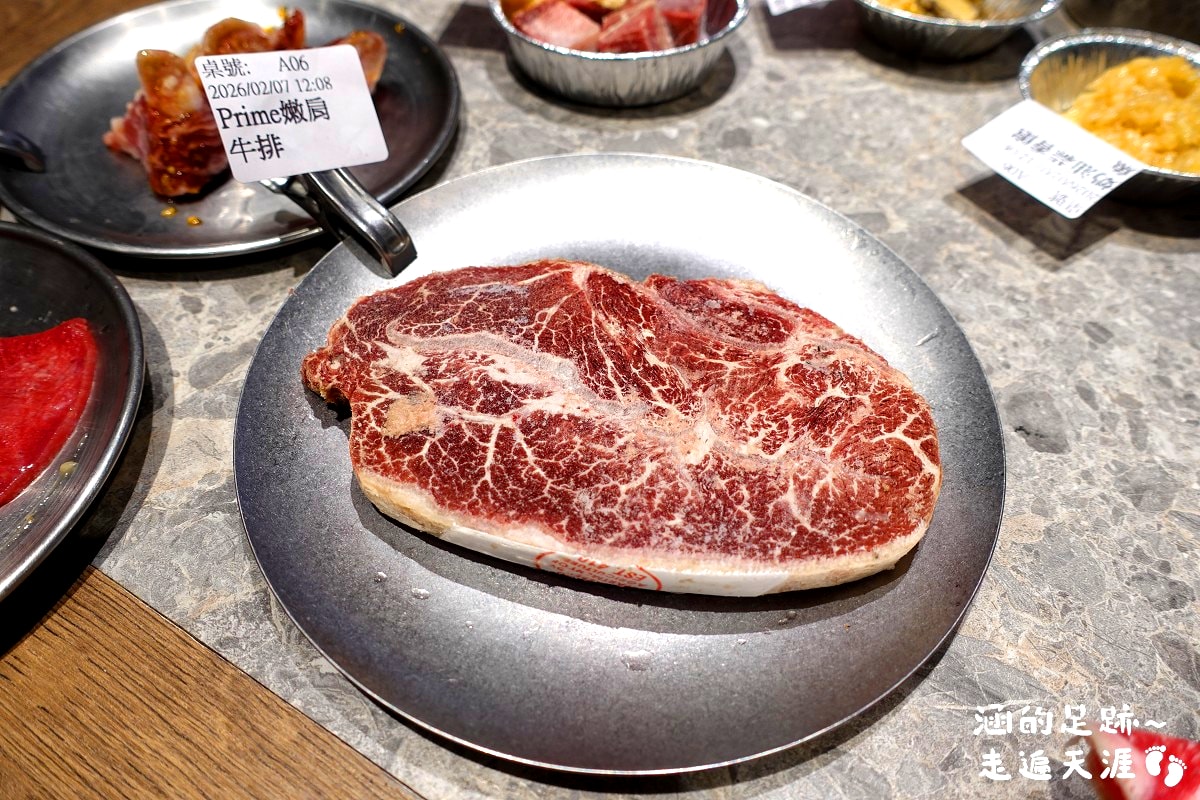 [宜蘭燒肉吃到飽] 春日里炭火燒肉·放題 ~ 食材超豐富，牛肉、海鮮品質極佳! 無骨牛小排、澳洲和牛、蒜香生蠔、鮑魚、干貝、胭脂蝦、天使紅蝦、雞佛，CP值超高!