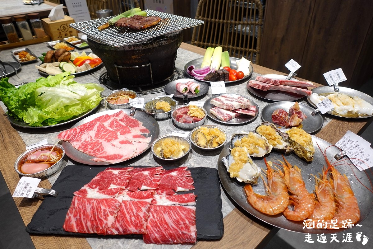[宜蘭燒肉吃到飽] 春日里炭火燒肉·放題 ~ 食材超豐富，牛肉、海鮮品質極佳! 無骨牛小排、澳洲和牛、蒜香生蠔、鮑魚、干貝、胭脂蝦、天使紅蝦、雞佛，CP值超高!