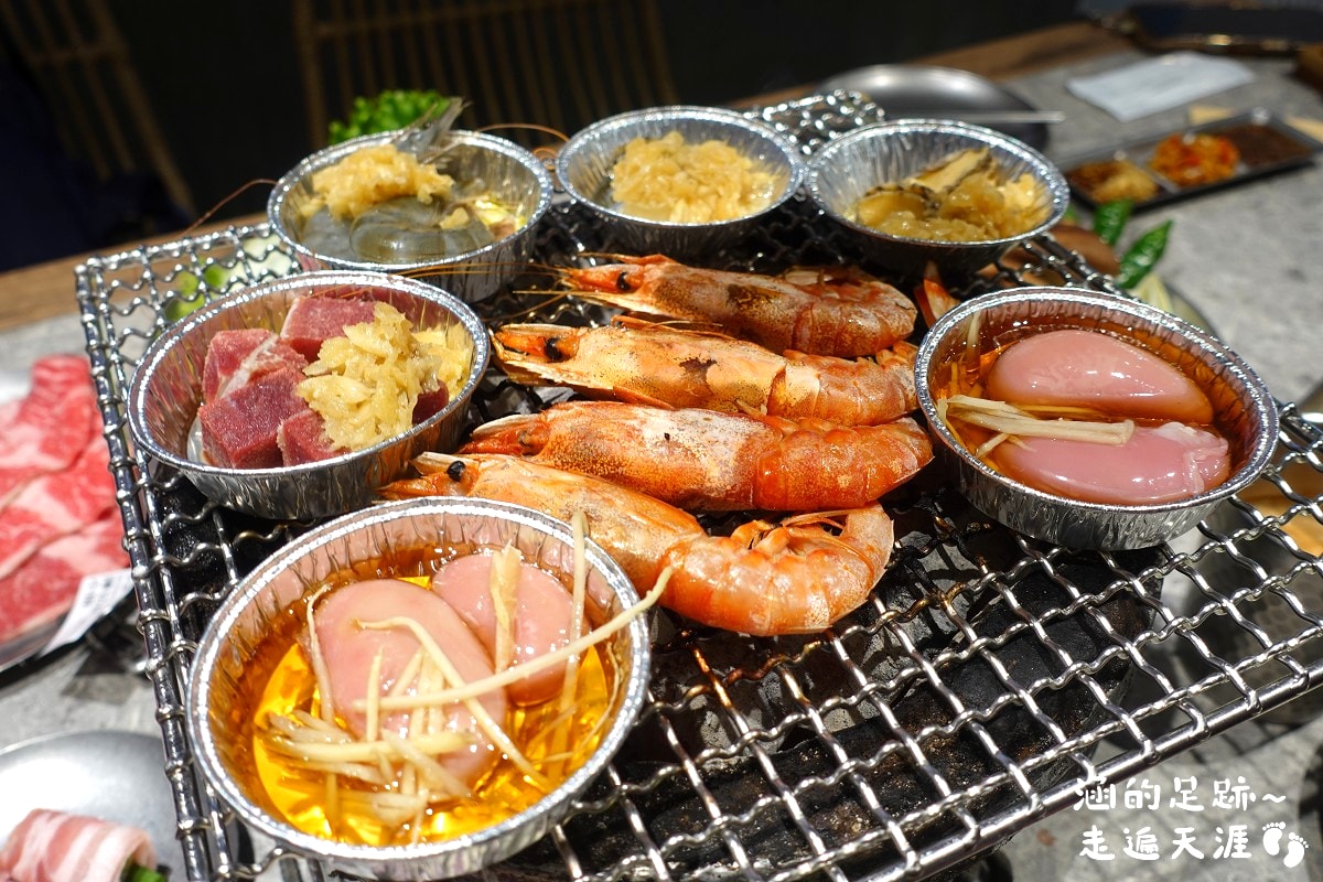 [宜蘭燒肉吃到飽] 春日里炭火燒肉·放題 ~ 食材超豐富，牛肉、海鮮品質極佳! 無骨牛小排、澳洲和牛、蒜香生蠔、鮑魚、干貝、胭脂蝦、天使紅蝦、雞佛，CP值超高!