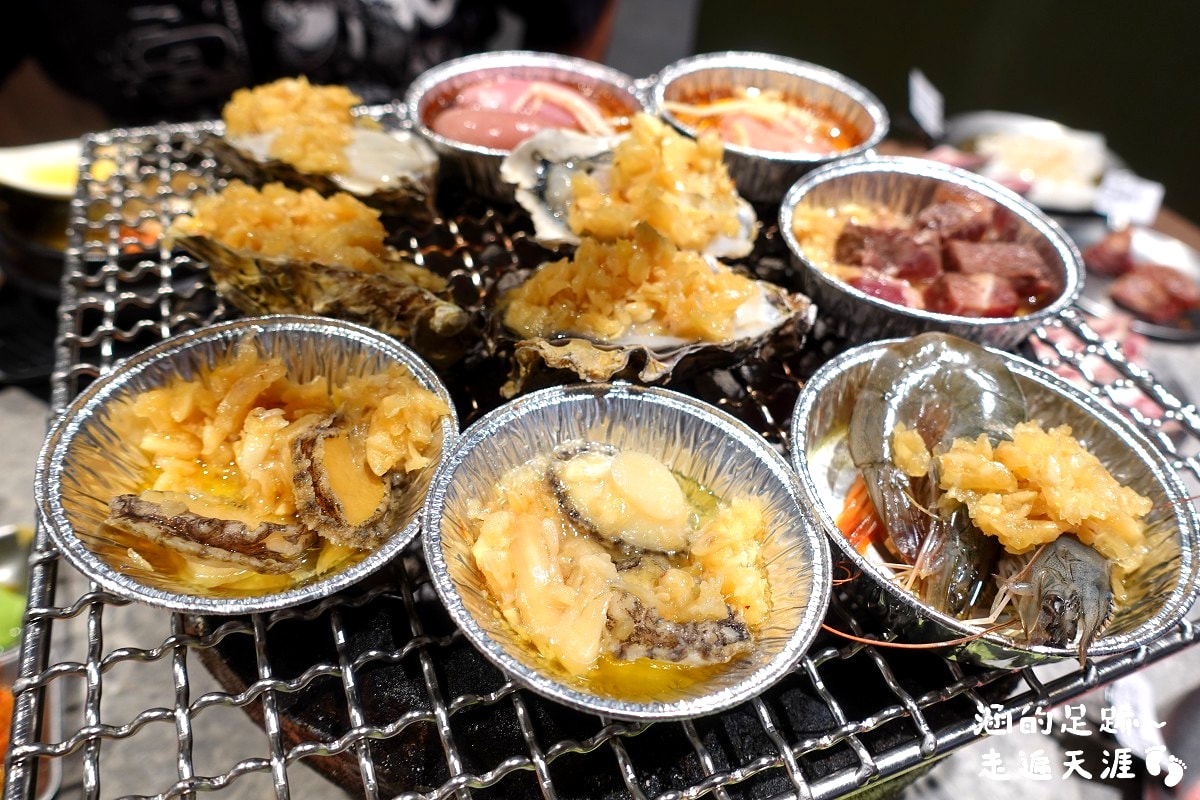 [宜蘭燒肉吃到飽] 春日里炭火燒肉·放題 ~ 食材超豐富，牛肉、海鮮品質極佳! 無骨牛小排、澳洲和牛、蒜香生蠔、鮑魚、干貝、胭脂蝦、天使紅蝦、雞佛，CP值超高!