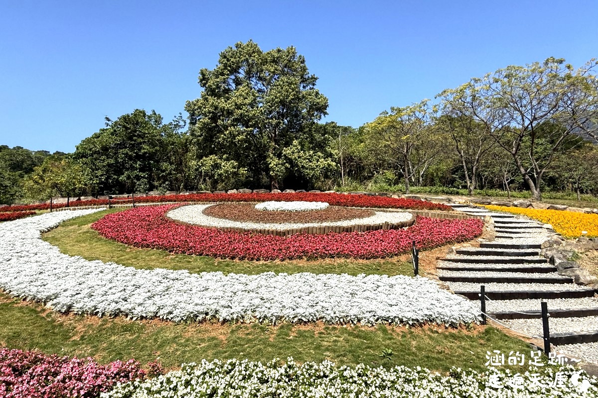 [台北北投景點] 2026北投社三層崎公園花海 ~ 2/11 – 3/15 「花願同行」台版富良野浪漫花海，「彩色浪花海」繽紛綻放中