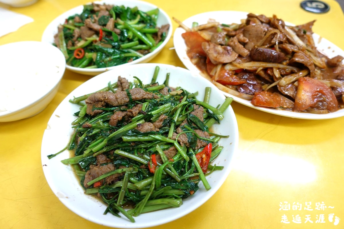 [萬華美食] 郭家炒牛肉 ~ 香氣十足炒牛肉，料多可免費續湯的牛雜湯，華西街觀光夜市超人氣排隊名店