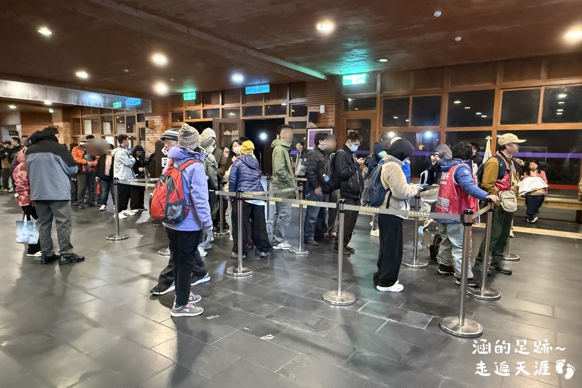 [阿里山]日出・奮起湖 阿里山夜未眠 ~ 參加國光威樂假期，24小時輕鬆遊阿里山，搭祝山小火車看日出、雲海，漫步阿里山森林遊樂區