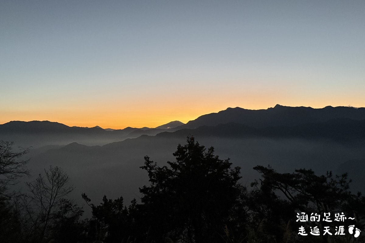[阿里山]日出・奮起湖 阿里山夜未眠 ~ 參加國光威樂假期，24小時輕鬆遊阿里山，搭祝山小火車看日出、雲海，漫步阿里山森林遊樂區