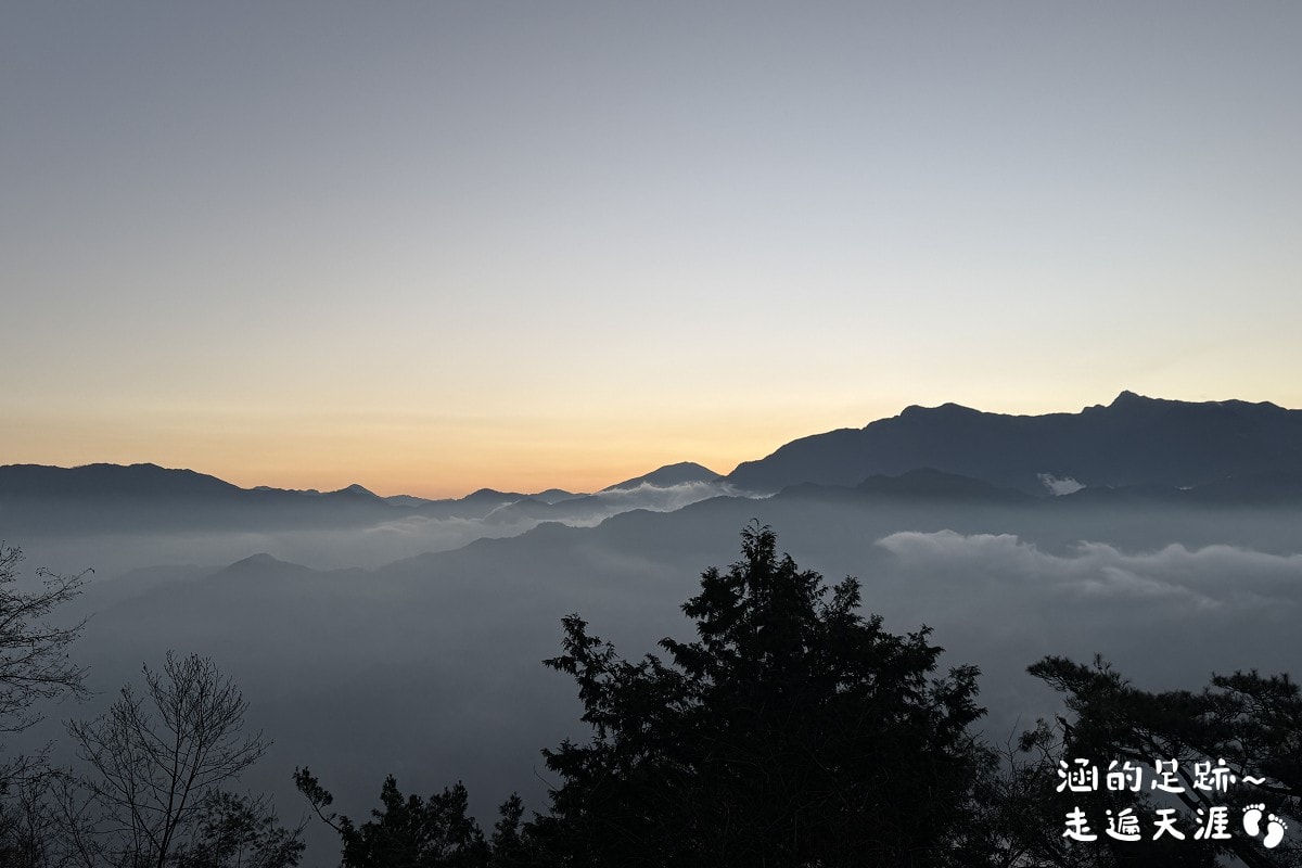 [阿里山]日出・奮起湖 阿里山夜未眠 ~ 參加國光威樂假期，24小時輕鬆遊阿里山，搭祝山小火車看日出、雲海，漫步阿里山森林遊樂區