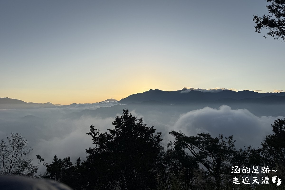 [阿里山]日出・奮起湖 阿里山夜未眠 ~ 參加國光威樂假期，24小時輕鬆遊阿里山，搭祝山小火車看日出、雲海，漫步阿里山森林遊樂區