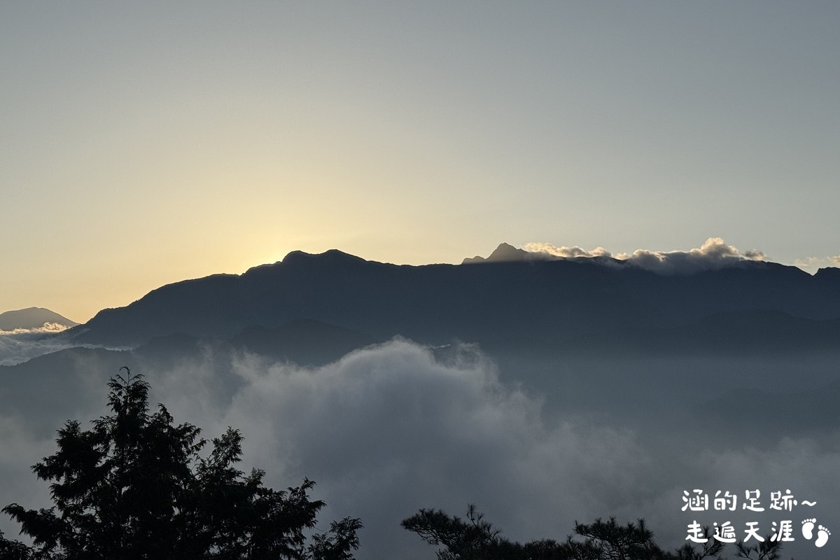[阿里山]日出・奮起湖 阿里山夜未眠 ~ 參加國光威樂假期，24小時輕鬆遊阿里山，搭祝山小火車看日出、雲海，漫步阿里山森林遊樂區