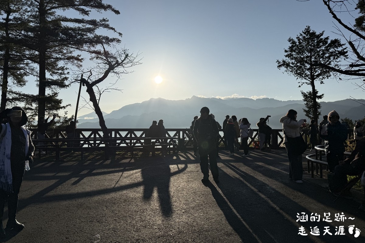 [阿里山]日出・奮起湖 阿里山夜未眠 ~ 參加國光威樂假期，24小時輕鬆遊阿里山，搭祝山小火車看日出、雲海，漫步阿里山森林遊樂區