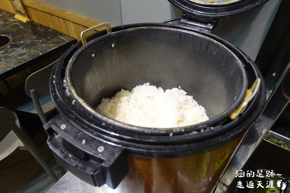 [金山美食] 金山大碗石頭火鍋 ~ 爆炒螃蟹海鮮石頭火鍋，新鮮活蟹，湯頭鮮美，白飯吃到飽