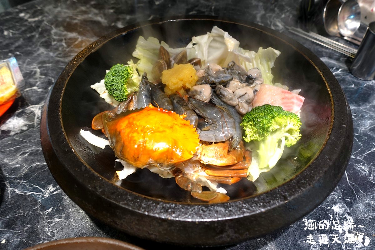 [金山美食] 金山大碗石頭火鍋 ~ 爆炒螃蟹海鮮石頭火鍋，新鮮活蟹，湯頭鮮美，白飯吃到飽