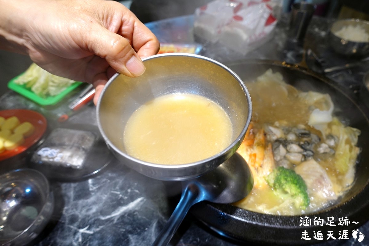 [金山美食] 金山大碗石頭火鍋 ~ 爆炒螃蟹海鮮石頭火鍋，新鮮活蟹，湯頭鮮美，白飯吃到飽