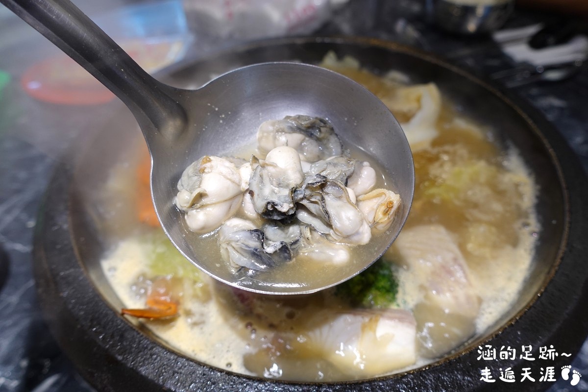 [金山美食] 金山大碗石頭火鍋 ~ 爆炒螃蟹海鮮石頭火鍋，新鮮活蟹，湯頭鮮美，白飯吃到飽