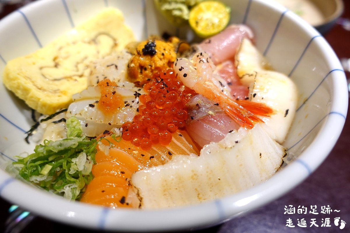 [西門町美食] 瞞著爹 西門壽司丼 ~ 隱藏在巷弄裡的日式料理老店，新鮮美味的海鮮丼飯、握壽司