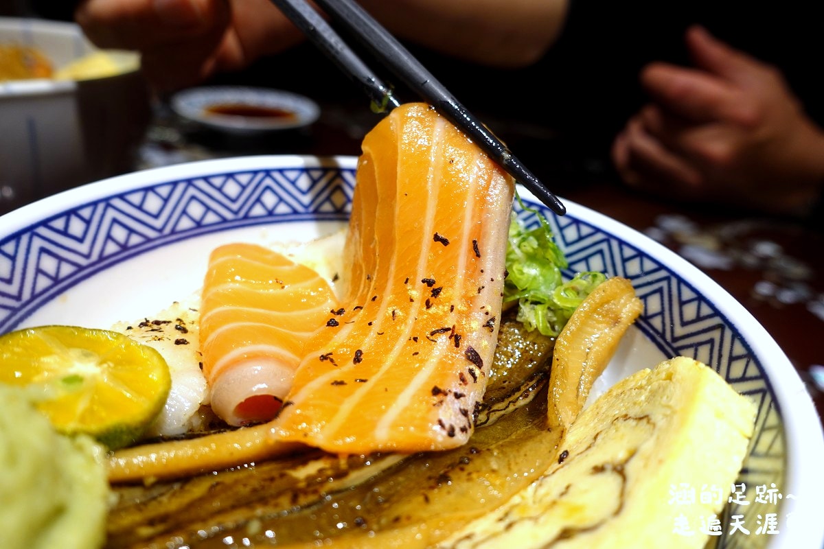 [西門町美食] 瞞著爹 西門壽司丼 ~ 隱藏在巷弄裡的日式料理老店，新鮮美味的海鮮丼飯、握壽司