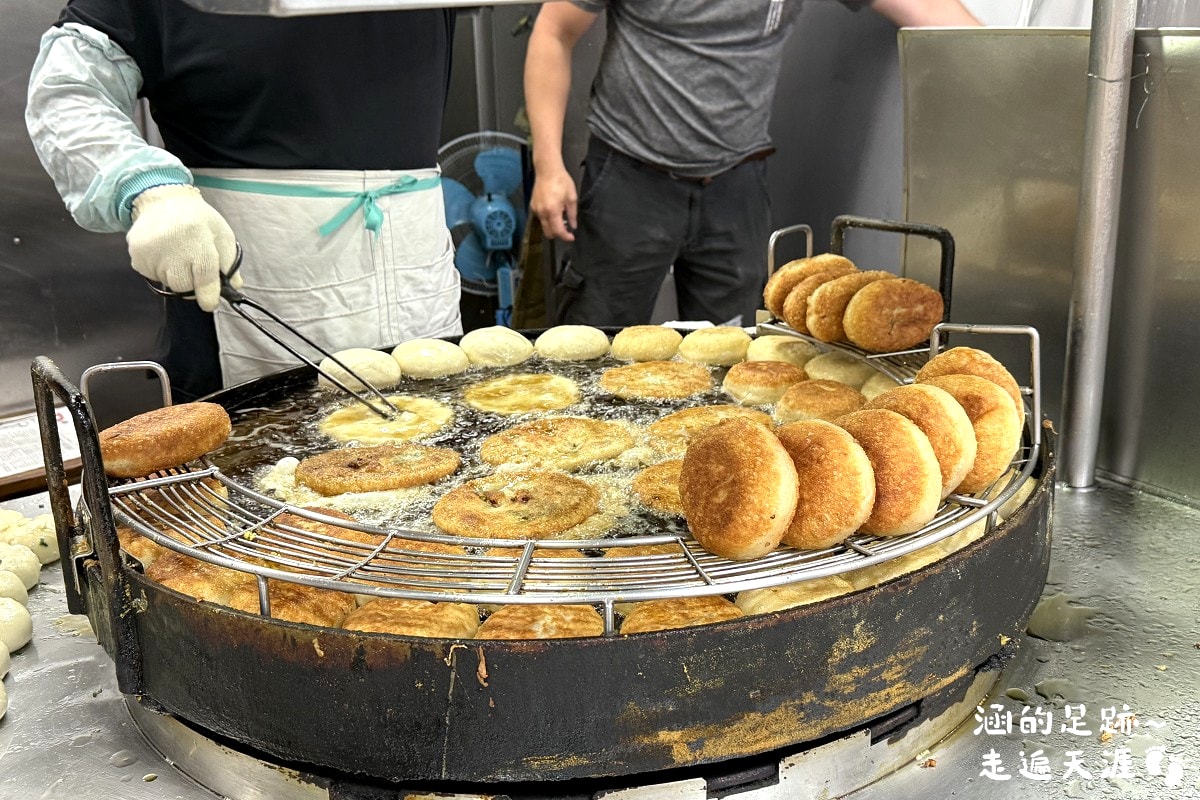 [大安區美食] 溫州街蘿蔔絲餅達人 ～ 滿滿餡料便宜好吃的蘿蔔絲餅、蛋餅，50年人氣老店